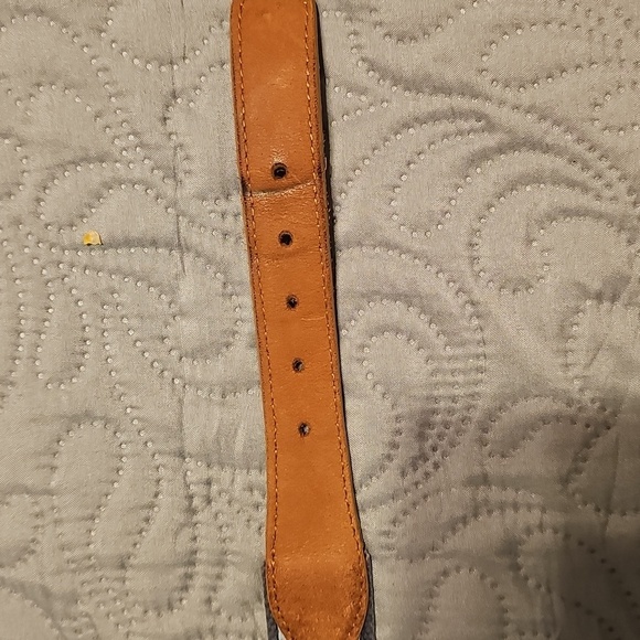 Guy Harvey belt featuring an embroidered Mahi Mahi fish design - Picture 2 of 6